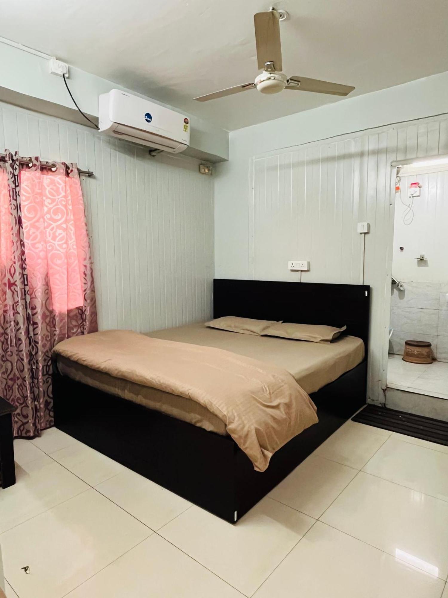 Homestay Ac Dormitory New Delhi Exterior photo